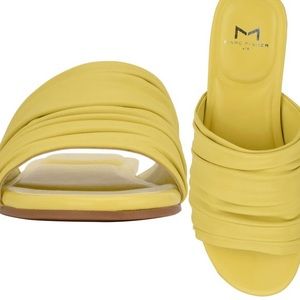 NIB New in Box Marc Fisher Oswin sandals Size 6